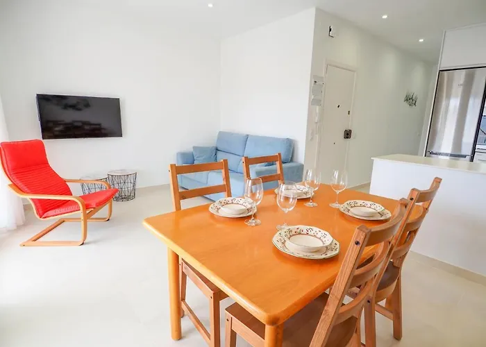 Апартаменти With Pool Near By Hello Homes Сіджас