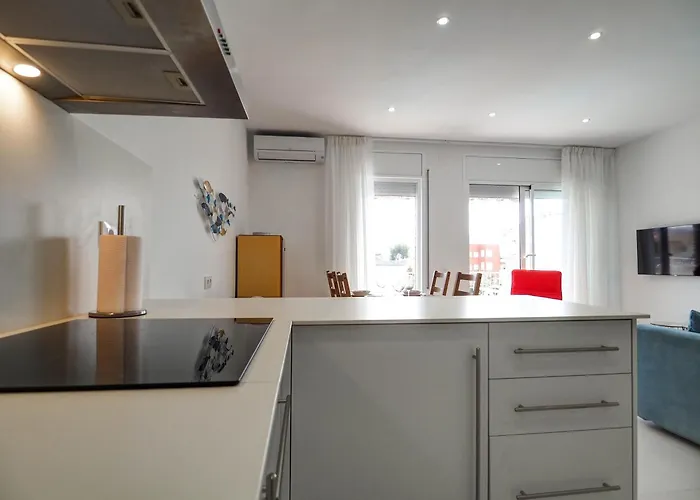 With Pool Near By Hello Homes * Сіджас