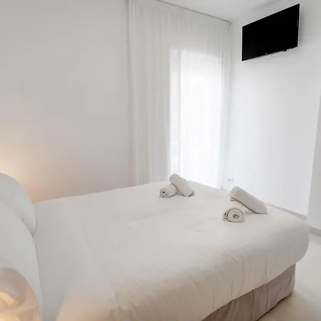 With Pool Near By Hello Homes Apartmán *