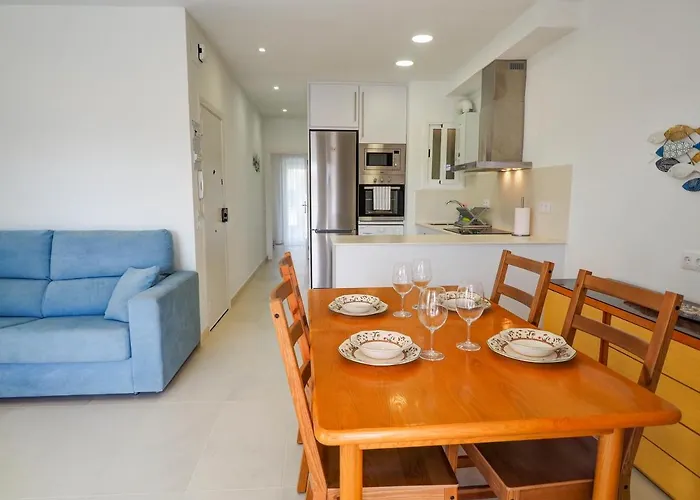 Appartamento With Pool Near By Hello Homes