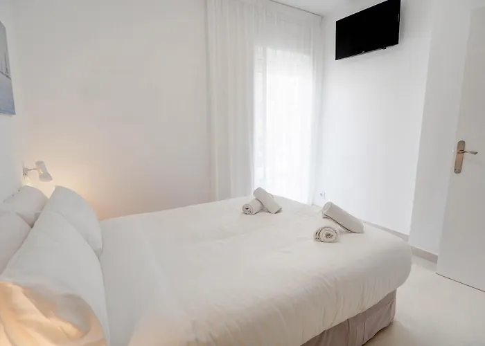 With Pool Near By Hello Homes Appartamento *